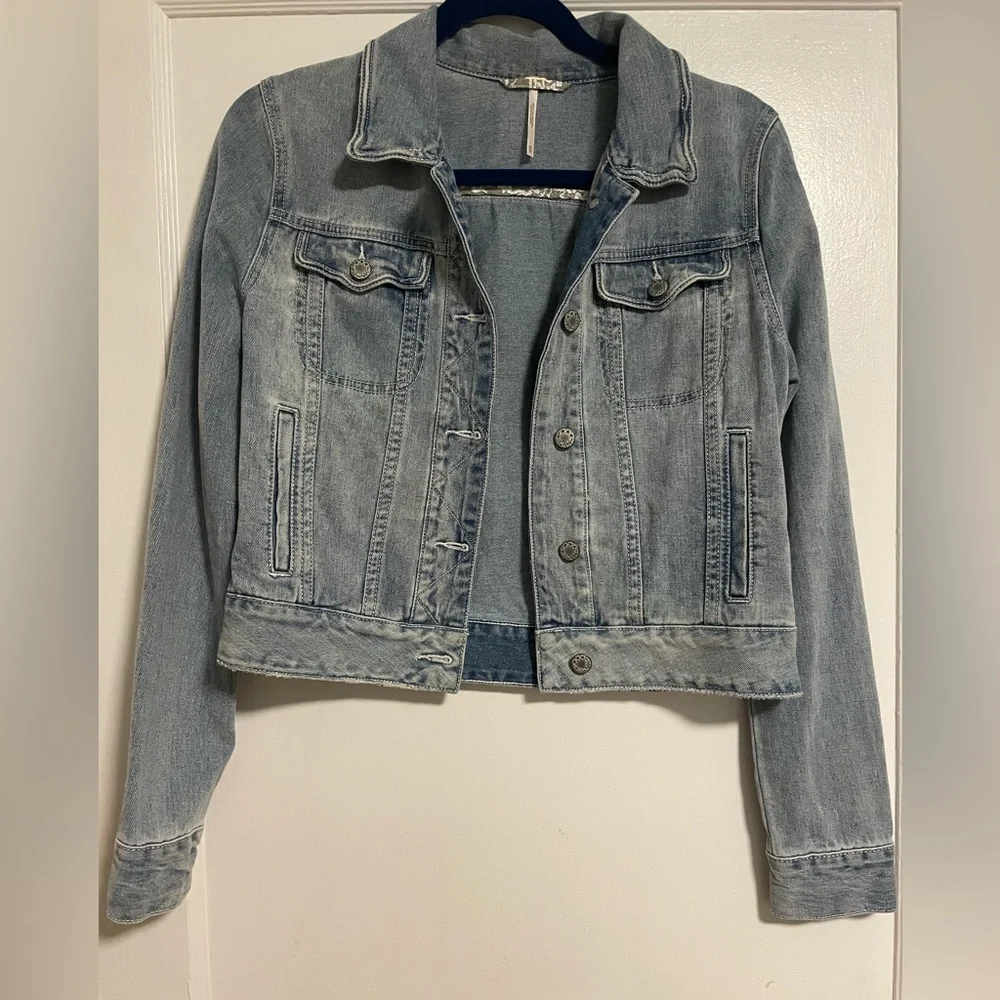 Free People Light Blue Denim Jacket - Women's Jean Trucker - Picture 3 of 10